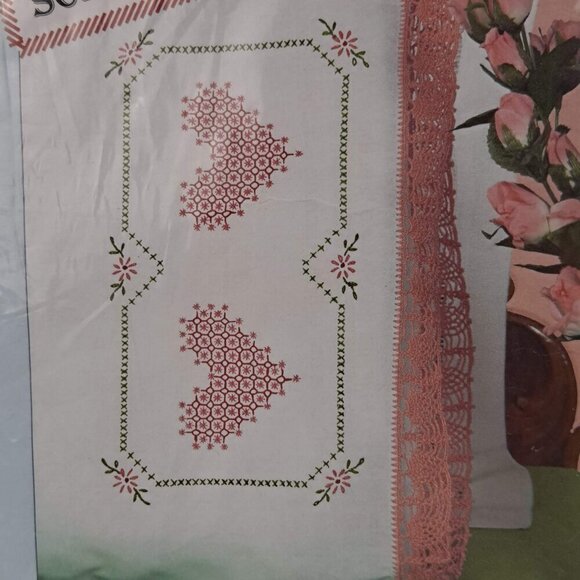 Hemstitch Set of 2 Chicken Scratch Hearts Stamped Cross Stitch Kit NWT - Picture 2 of 5